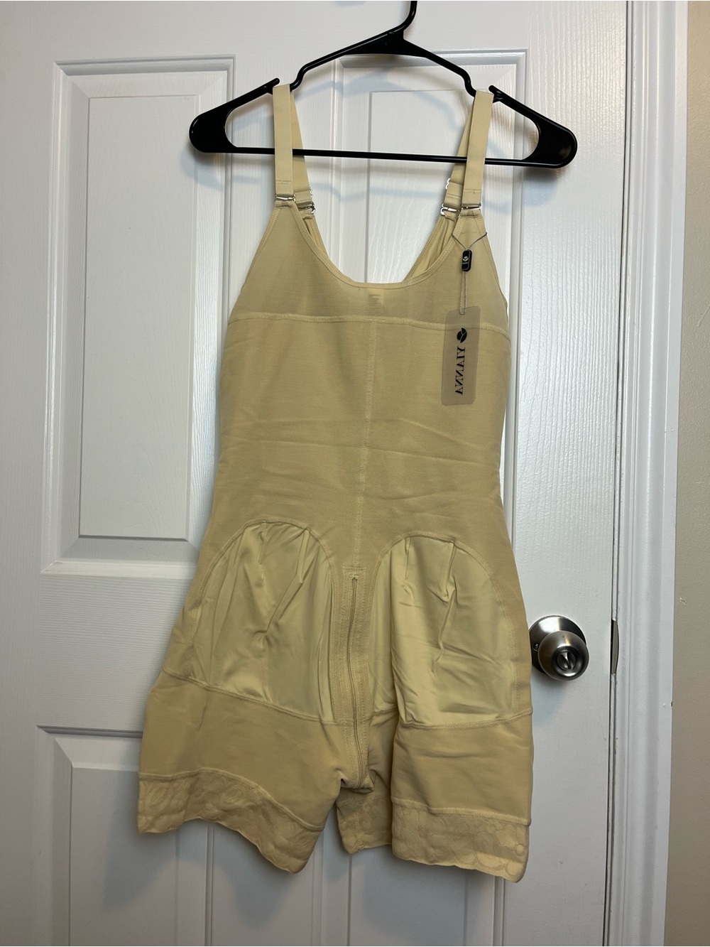 NWT Yianna Front Zip Full Bust Mid-Thigh Faja Bodysuit - Picture 3 of 5